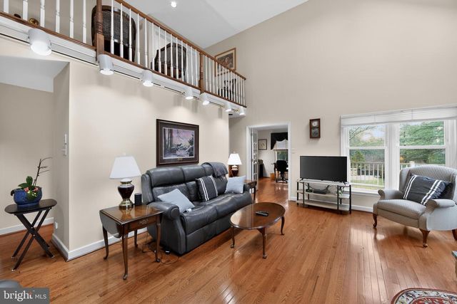 1533 GLENMONT LN, West Chester, PA 19380