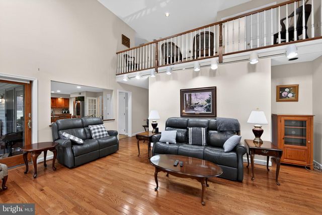 1533 GLENMONT LN, West Chester, PA 19380