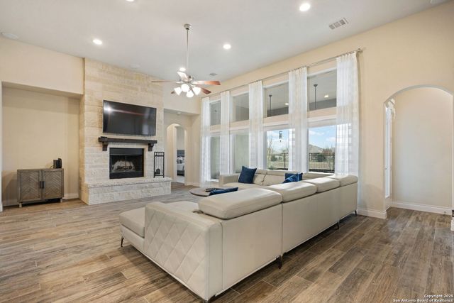 7938 CIBOLO VW, Boerne, TX 78015