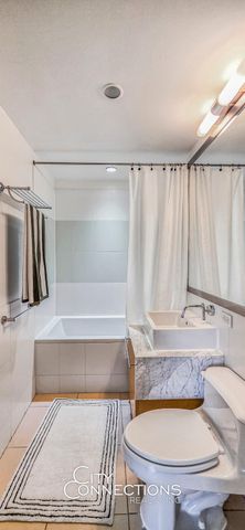 100 W 39th St Apt 38E, New York City, NY 10018