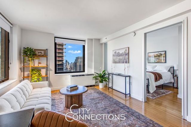 100 W 39th St Apt 38E, New York City, NY 10018