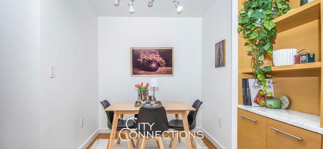 100 W 39th St Apt 38E, New York City, NY 10018