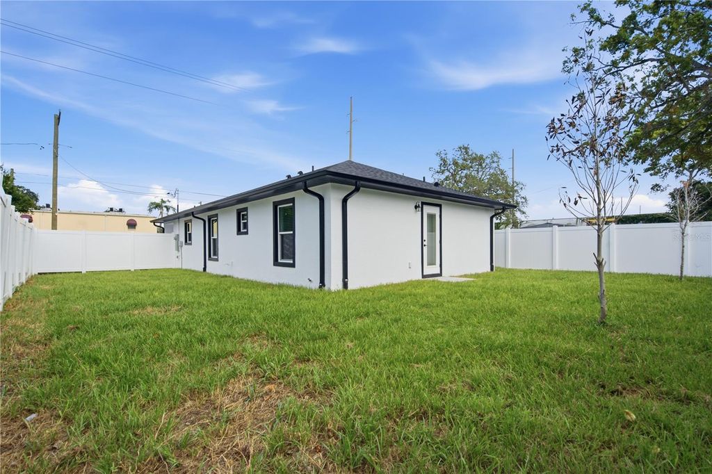 Image 30 of property listing at 5502 N HABANA AVENUE, Tampa, FL 33614
