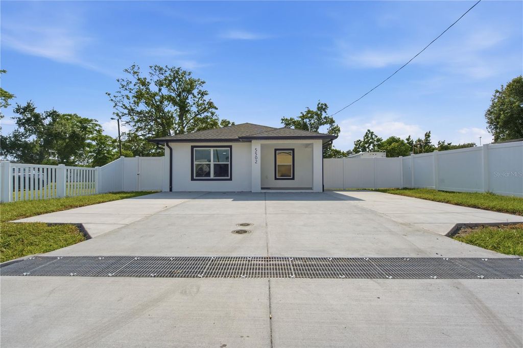 Image 31 of property listing at 5502 N HABANA AVENUE, Tampa, FL 33614