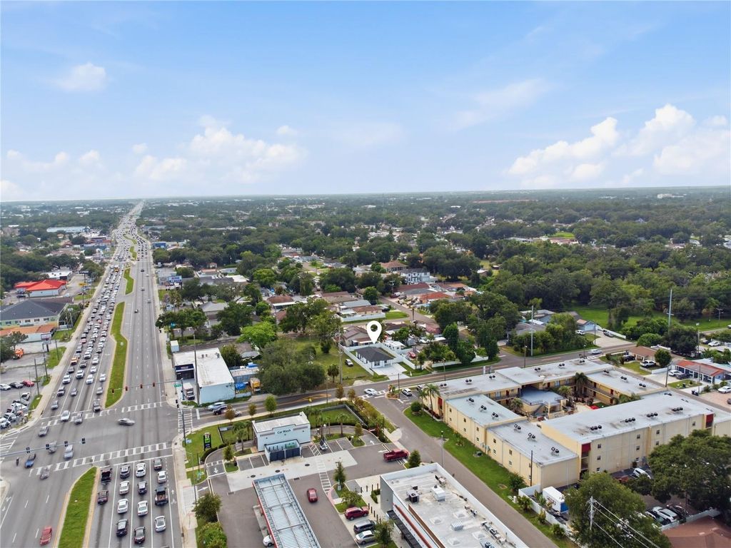 Image 35 of property listing at 5502 N HABANA AVENUE, Tampa, FL 33614