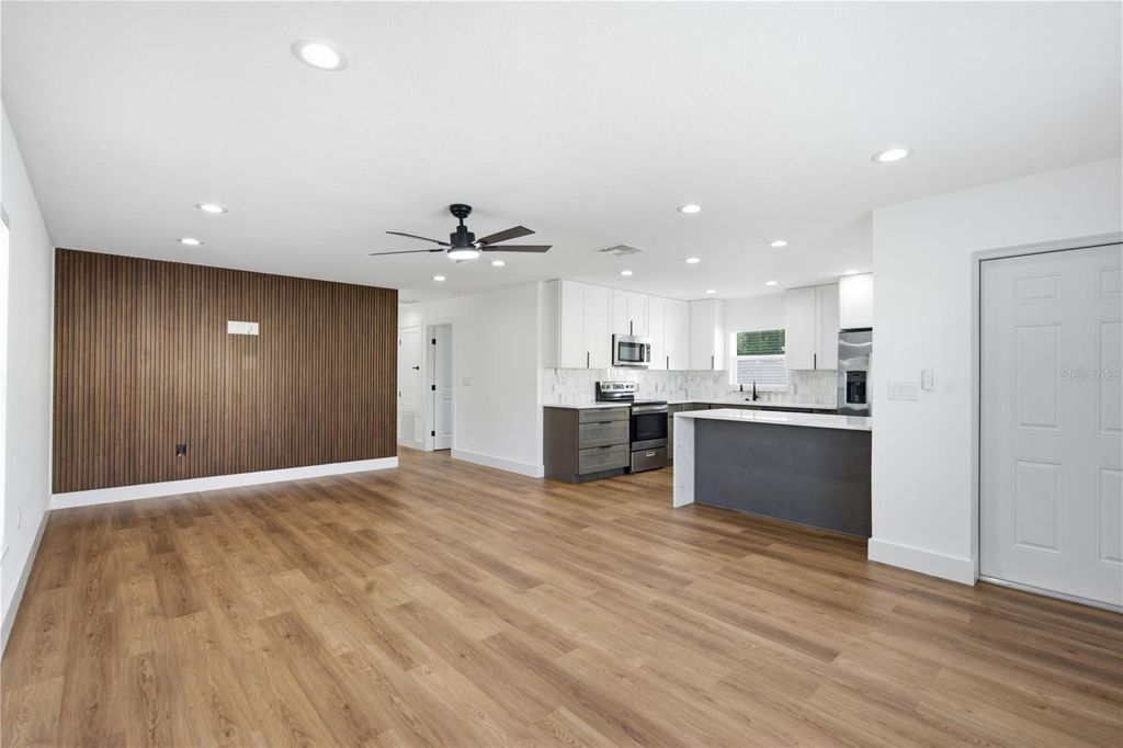 Image 9 of property listing at 5502 N HABANA AVENUE, Tampa, FL 33614