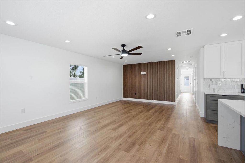 Image 10 of property listing at 5502 N HABANA AVENUE, Tampa, FL 33614