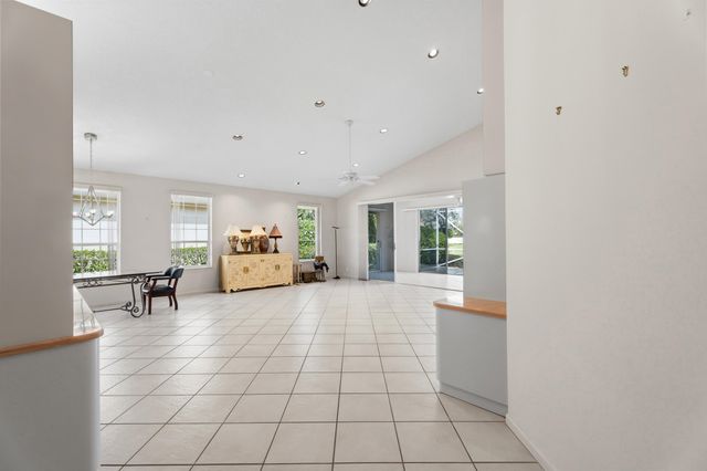 6938 Briarlake Circle, West Palm Beach, FL 33418