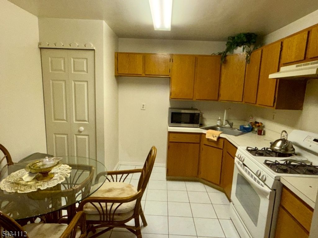 75 Amethyst Way, Franklin Twp., NJ 08823 — photo 2