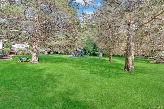 15 Stillwater Road, Saint James, NY 11780