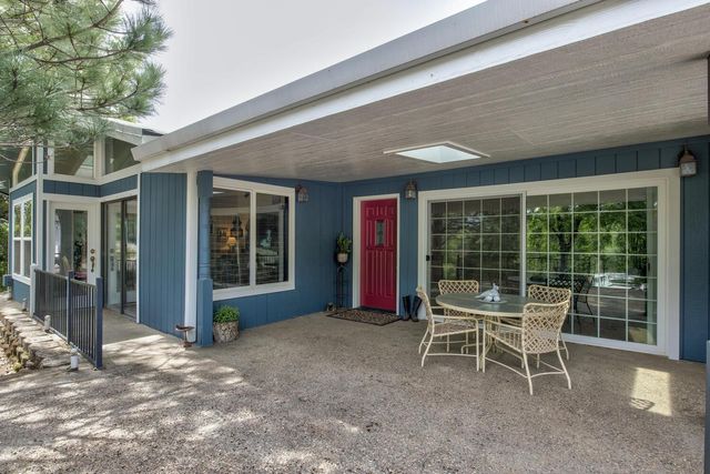 8698 Mountain Meadow Dr, Mountain Ranch, CA 95246