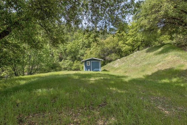 8698 Mountain Meadow Dr, Mountain Ranch, CA 95246