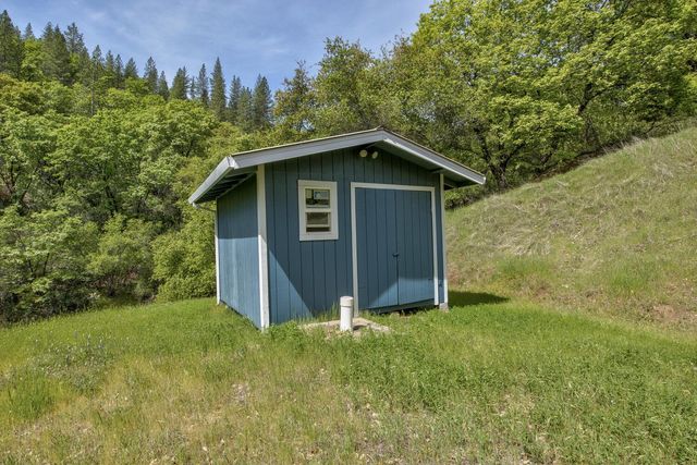 8698 Mountain Meadow Dr, Mountain Ranch, CA 95246