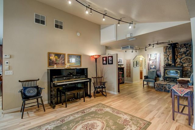 8698 Mountain Meadow Dr, Mountain Ranch, CA 95246