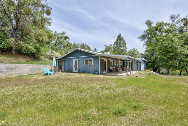 8698 Mountain Meadow Dr, Mountain Ranch, CA 95246