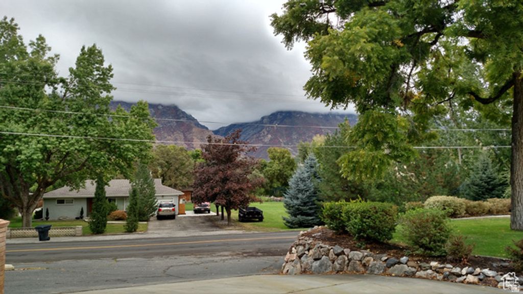 Image 9 of property listing at 1360 S CARTERVILLE RD, Orem, UT 84097