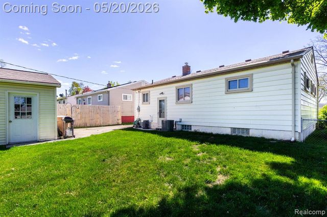 1002 Kettering Avenue, Pontiac, MI 48340