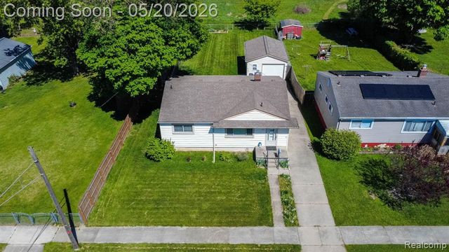 1002 Kettering Avenue, Pontiac, MI 48340