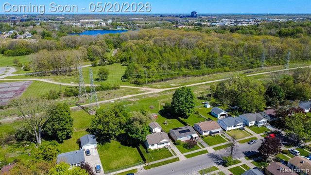 1002 Kettering Avenue, Pontiac, MI 48340