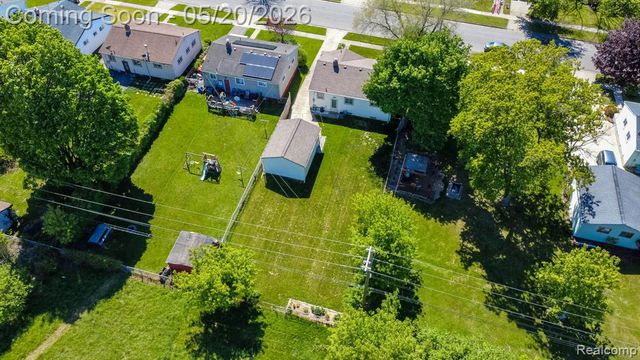 1002 Kettering Avenue, Pontiac, MI 48340