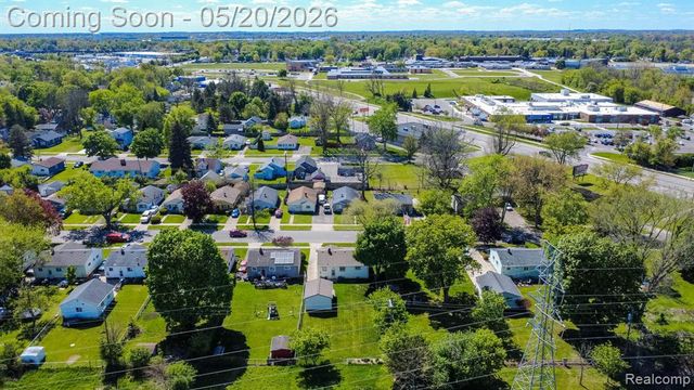 1002 Kettering Avenue, Pontiac, MI 48340