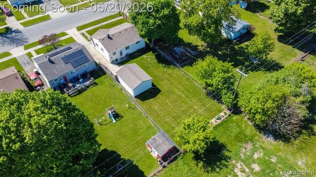1002 Kettering Avenue, Pontiac, MI 48340