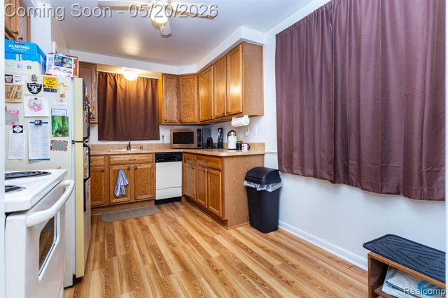 1002 Kettering Avenue, Pontiac, MI 48340