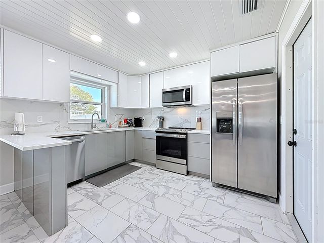 10709 DONBRESE AVENUE, Tampa, FL 33615