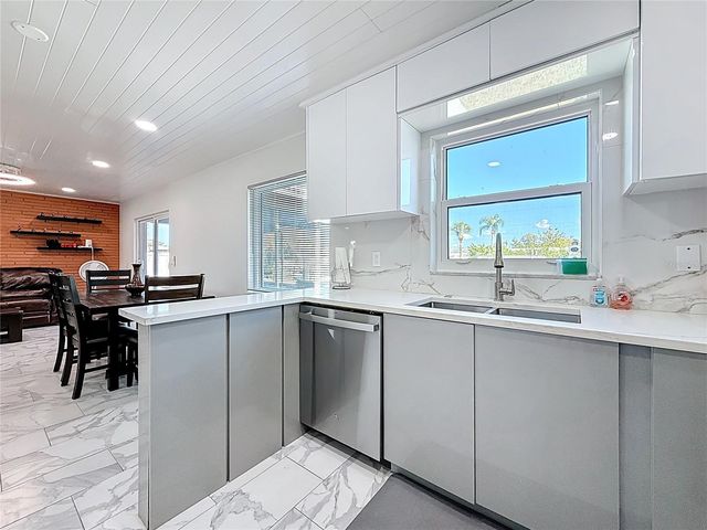 10709 DONBRESE AVENUE, Tampa, FL 33615