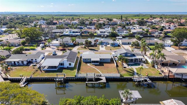 10709 DONBRESE AVENUE, Tampa, FL 33615