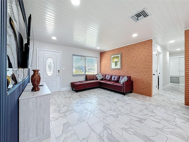 10709 DONBRESE AVENUE, Tampa, FL 33615