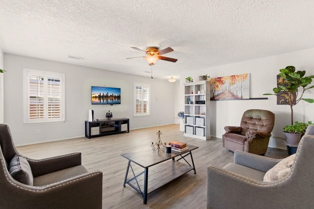 6636 SHIPROCK Drive NE, Rio Rancho, NM 87144