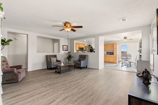 6636 SHIPROCK Drive NE, Rio Rancho, NM 87144