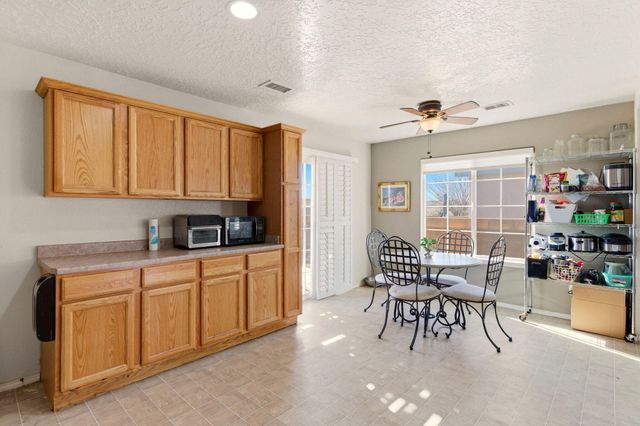 6636 SHIPROCK Drive NE, Rio Rancho, NM 87144