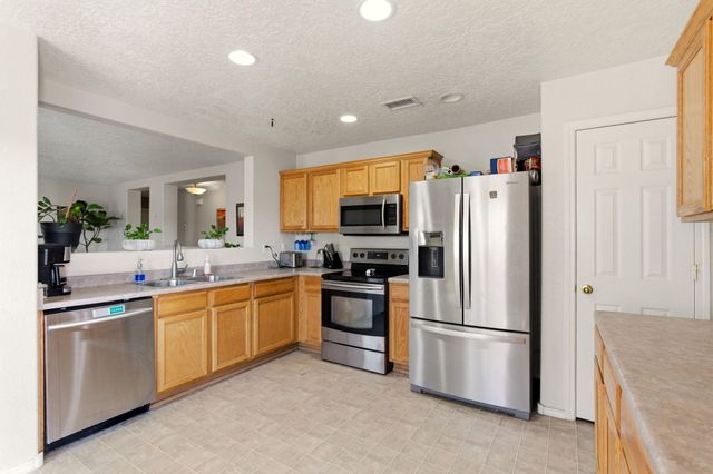 6636 SHIPROCK Drive NE, Rio Rancho, NM 87144