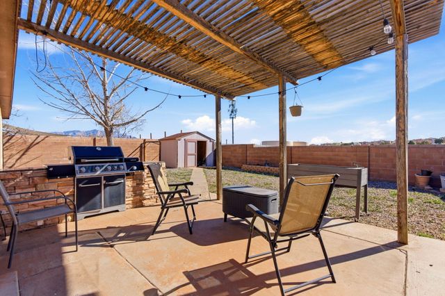 6636 SHIPROCK Drive NE, Rio Rancho, NM 87144