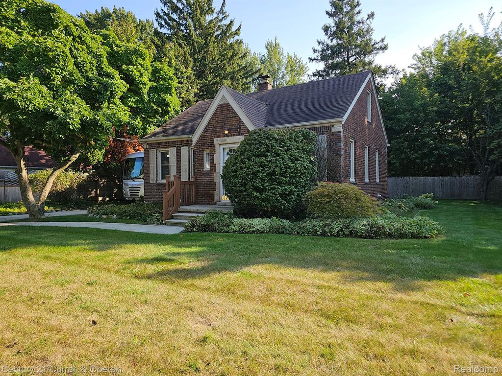 18808 EASTWOOD Drive, Harper Woods, MI 48225