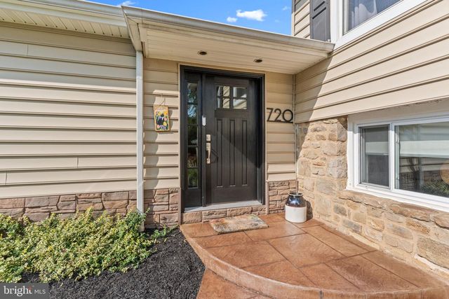 720 OAK TERRACE DR, Ambler, PA 19002