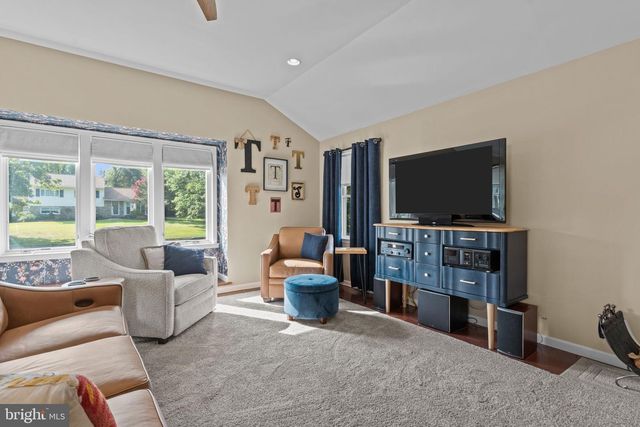 720 OAK TERRACE DR, Ambler, PA 19002