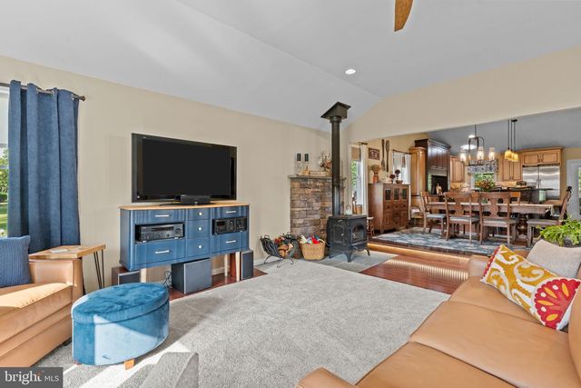 720 OAK TERRACE DR, Ambler, PA 19002