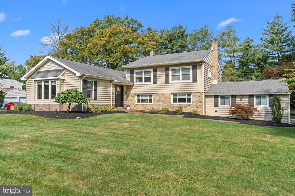 720 OAK TERRACE DR, Ambler, PA 19002