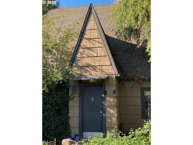 47 W 25th Ave Ave, Eugene, OR 97405