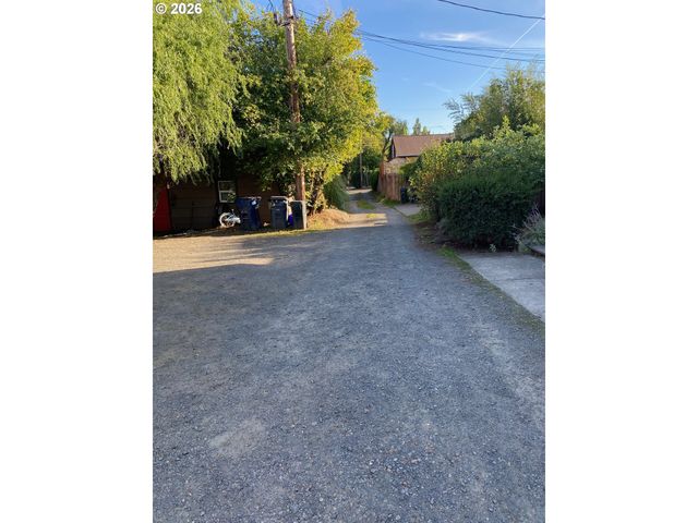 47 W 25th Ave Ave, Eugene, OR 97405