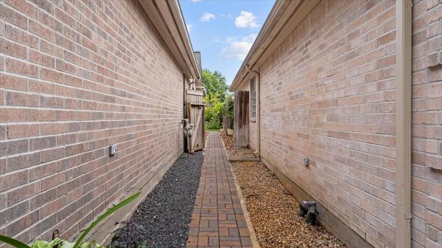 11110 Creekline Glen Court, Cypress, TX 77429