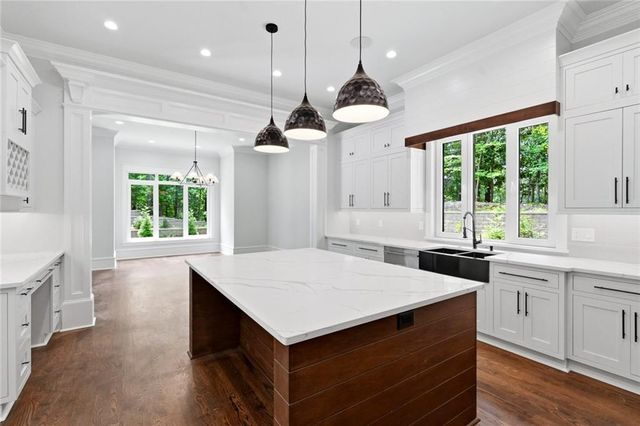10745 Shallowford Road, Roswell, GA 30075