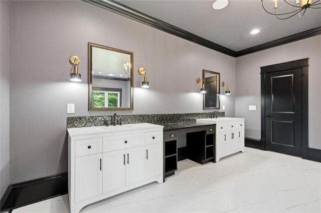 10745 Shallowford Road, Roswell, GA 30075
