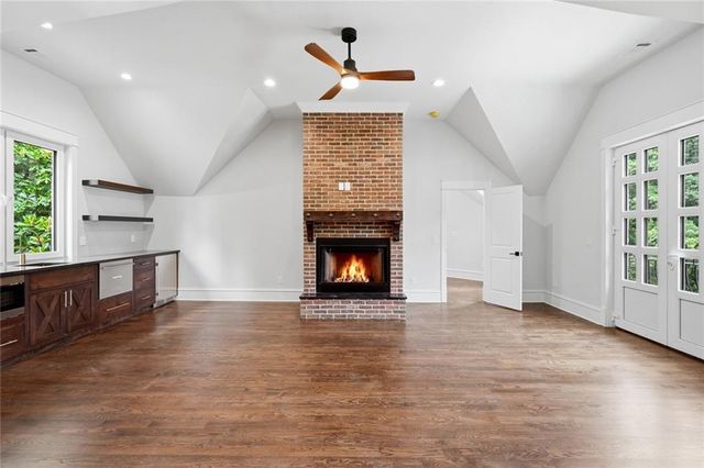 10745 Shallowford Road, Roswell, GA 30075