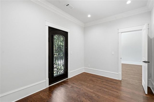 10745 Shallowford Road, Roswell, GA 30075