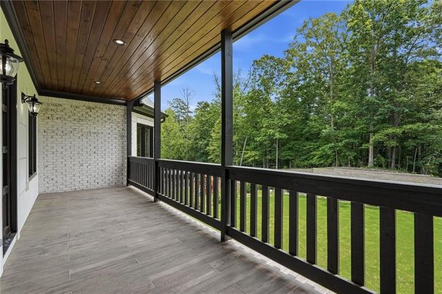 10745 Shallowford Road, Roswell, GA 30075