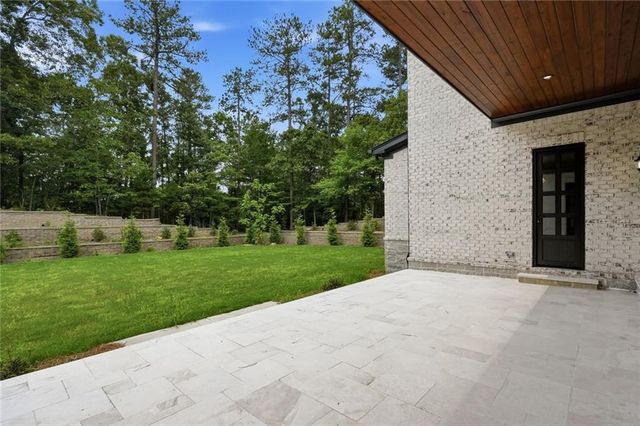 10745 Shallowford Road, Roswell, GA 30075